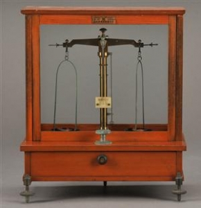 Antik finvåg från Japan