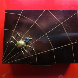 Cigarettskrin med Spindel