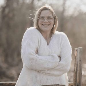 Falling in love sweater -off white