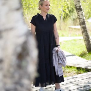 Ilora svart klänning