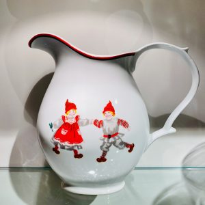 Tillbringare med julmotiv från Mariehult