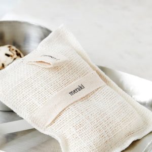 Bath mitt.