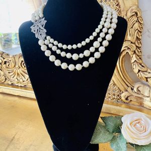 Pärlhalsband Daisy från Stella & Dots  No2