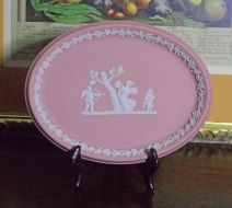 Oval rosa bricka i Jasperware från Wedgwood