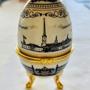 Vintage Porslins Ägg från Sankt Petersburg No4